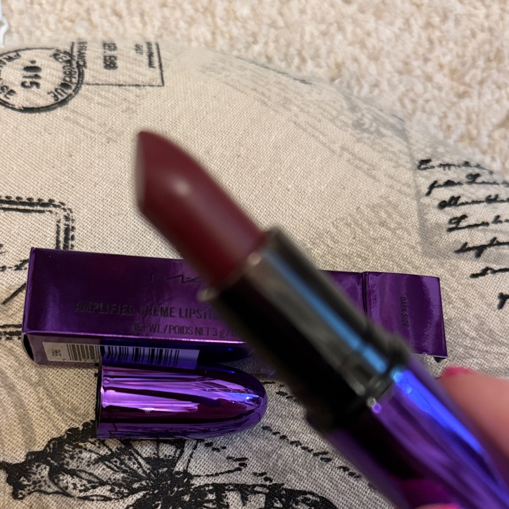MAC Cosmetics Amplified Creme Lipstick - Rich Burgundy